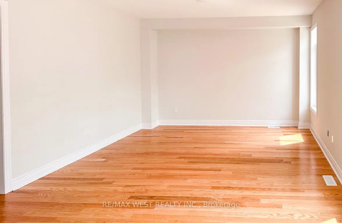 Photo 2 of 52 Kessler Drive, Brampton, Sandringham-Wellington North — HOMEH