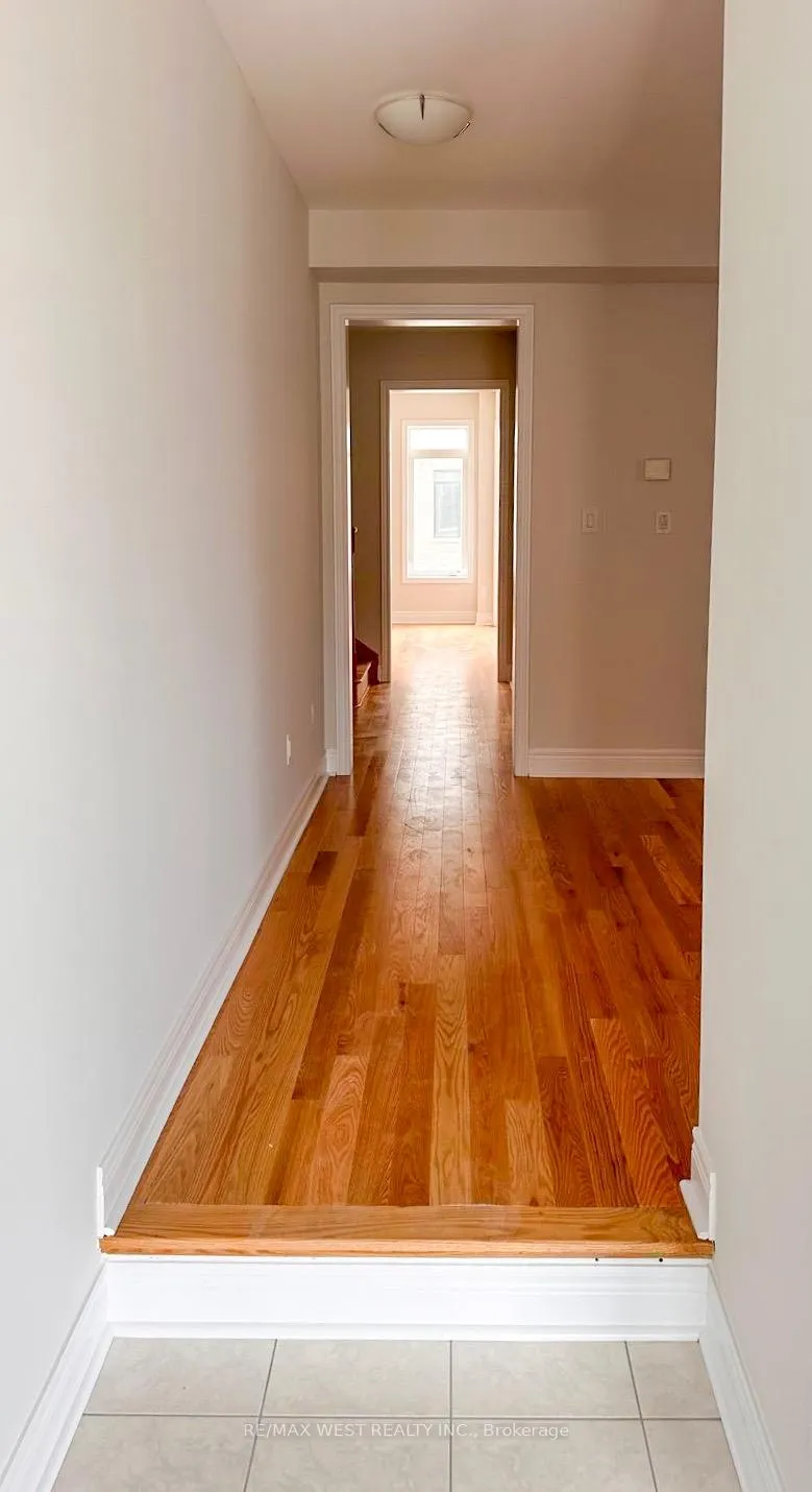 Photo 5 of 52 Kessler Drive, Brampton, Sandringham-Wellington North — HOMEH