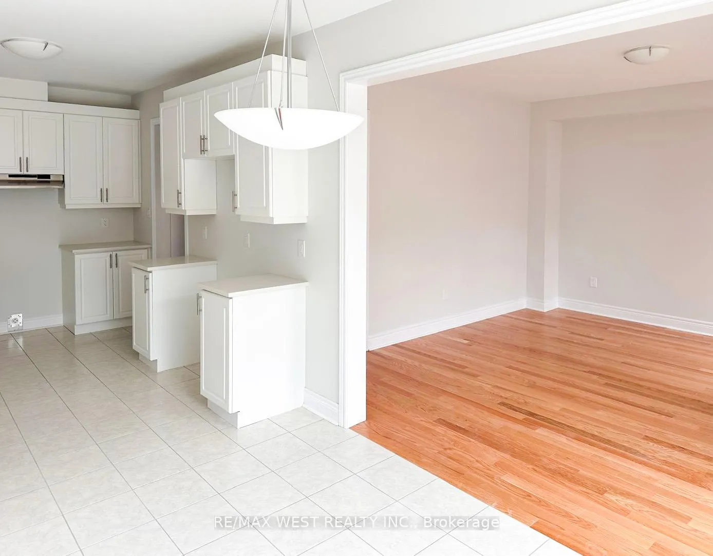 Photo 7 of 52 Kessler Drive, Brampton, Sandringham-Wellington North — HOMEH