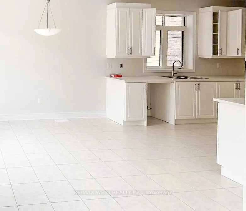 Photo 8 of 52 Kessler Drive, Brampton, Sandringham-Wellington North — HOMEH