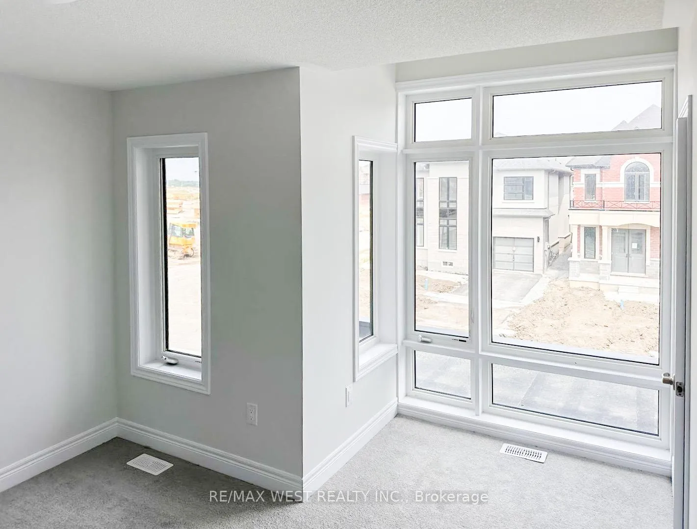 Photo 15 of 52 Kessler Drive, Brampton, Sandringham-Wellington North — HOMEH