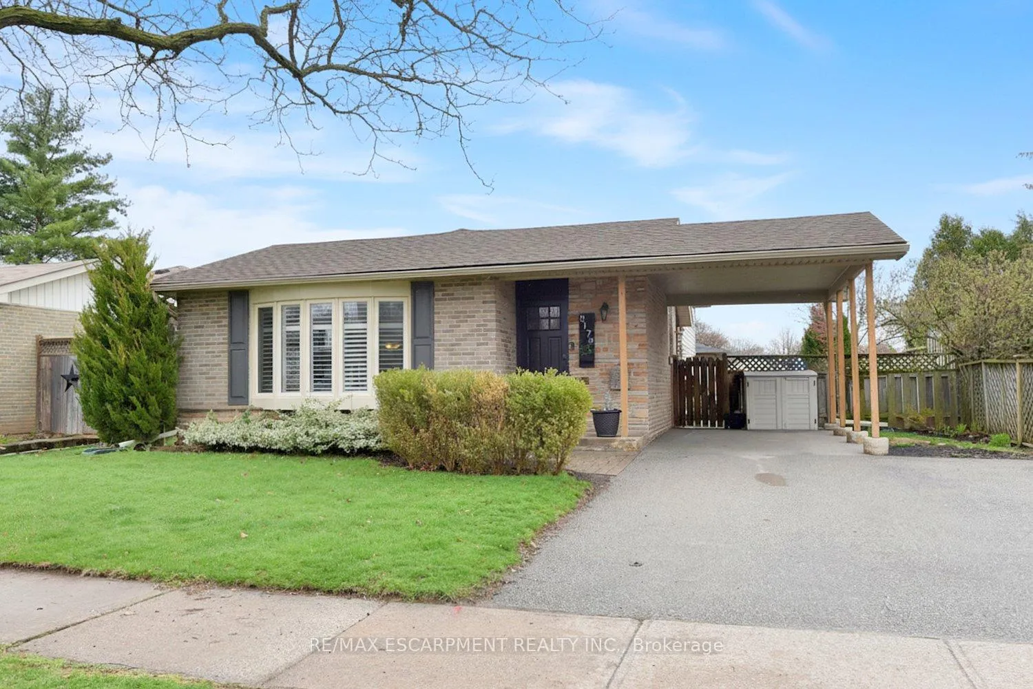 Photo 6 of 3178 Heathfield Drive, Burlington, Palmer — HOMEH