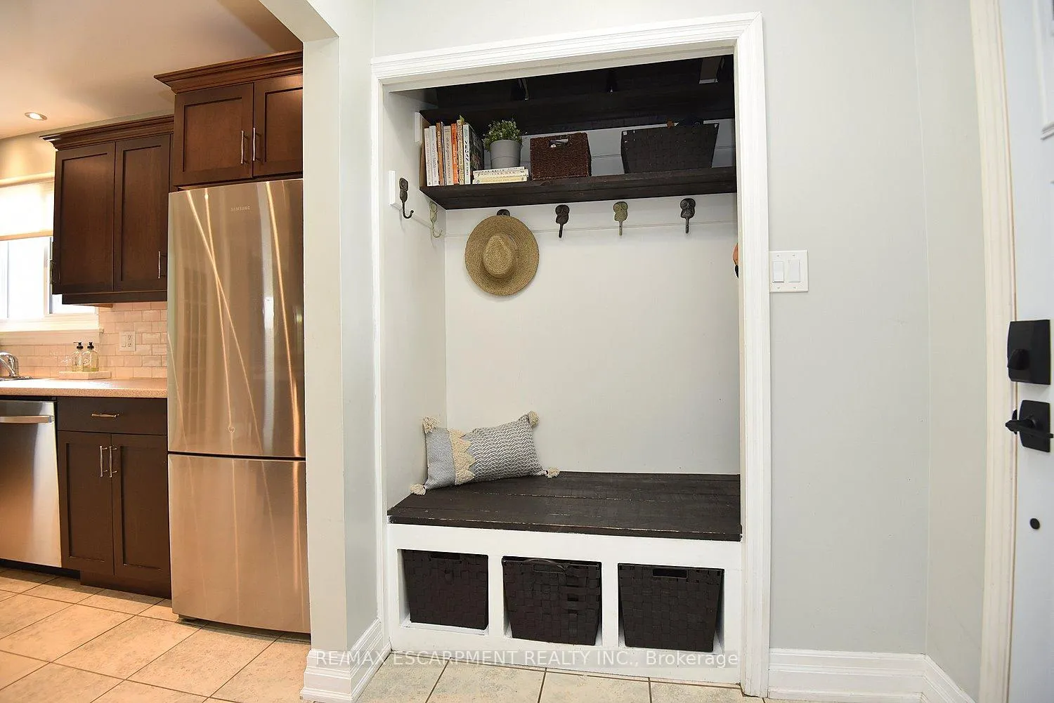 Photo 7 of 3178 Heathfield Drive, Burlington, Palmer — HOMEH