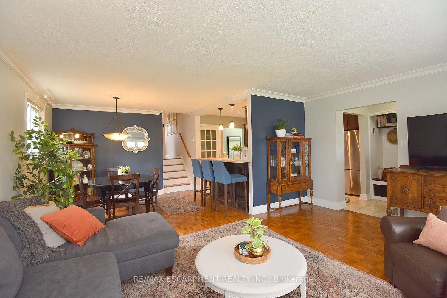 Photo 9 of 3178 Heathfield Drive, Burlington, Palmer — HOMEH