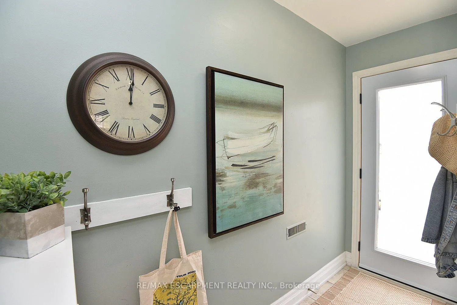 Photo 21 of 3178 Heathfield Drive, Burlington, Palmer — HOMEH