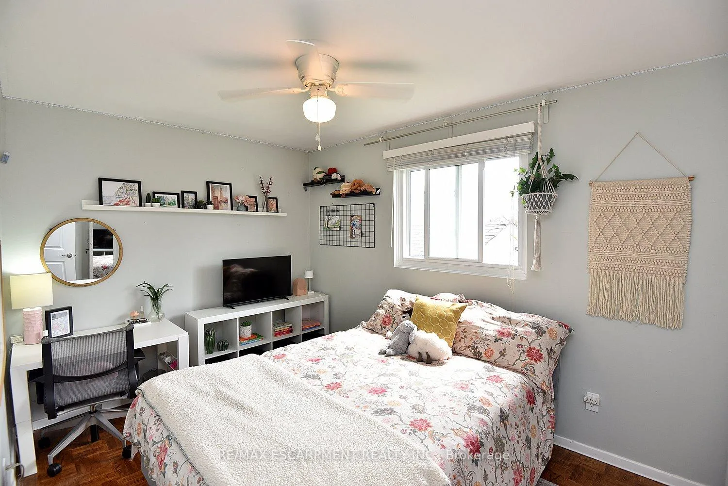 Photo 24 of 3178 Heathfield Drive, Burlington, Palmer — HOMEH
