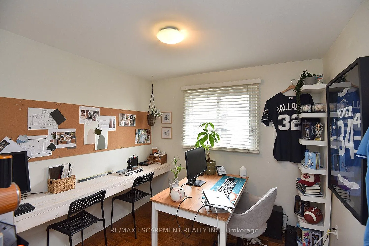 Photo 25 of 3178 Heathfield Drive, Burlington, Palmer — HOMEH