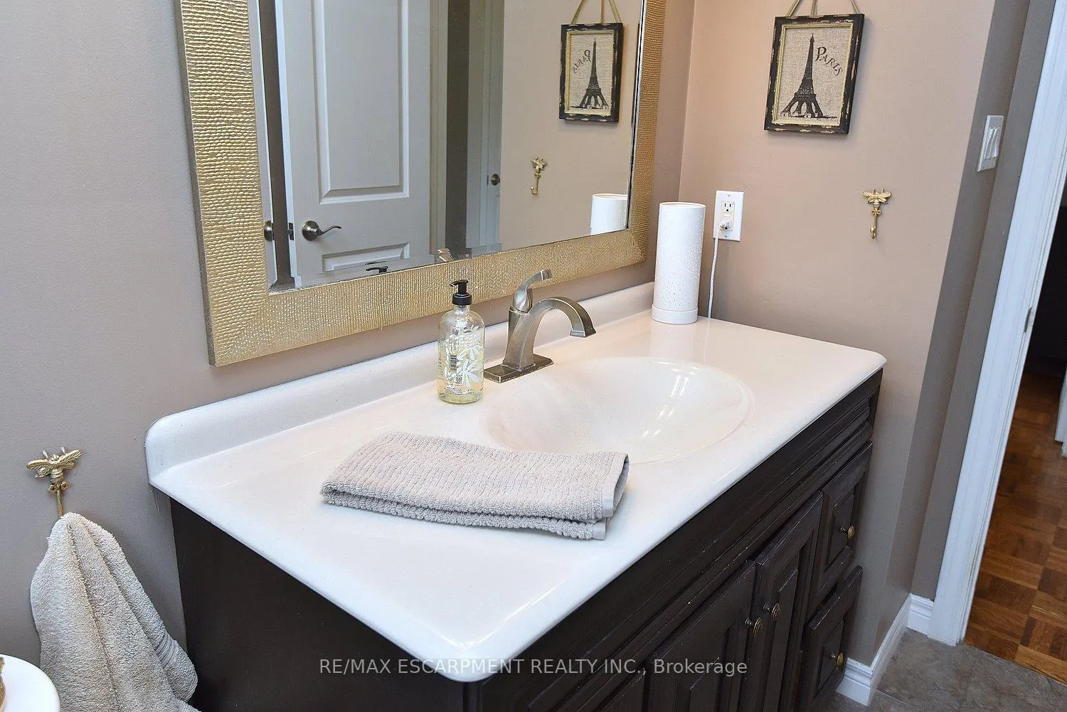 Photo 26 of 3178 Heathfield Drive, Burlington, Palmer — HOMEH