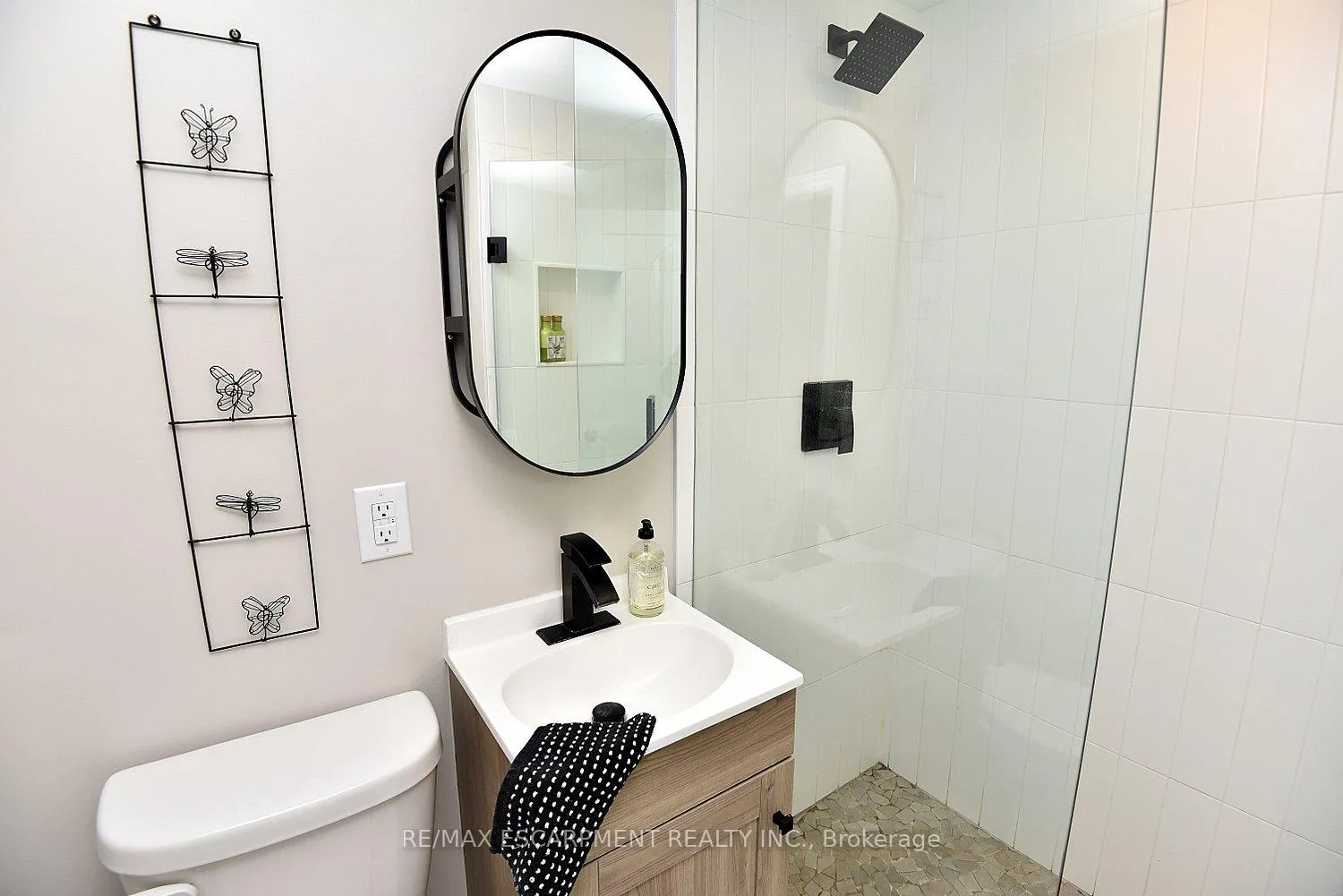 Photo 32 of 3178 Heathfield Drive, Burlington, Palmer — HOMEH