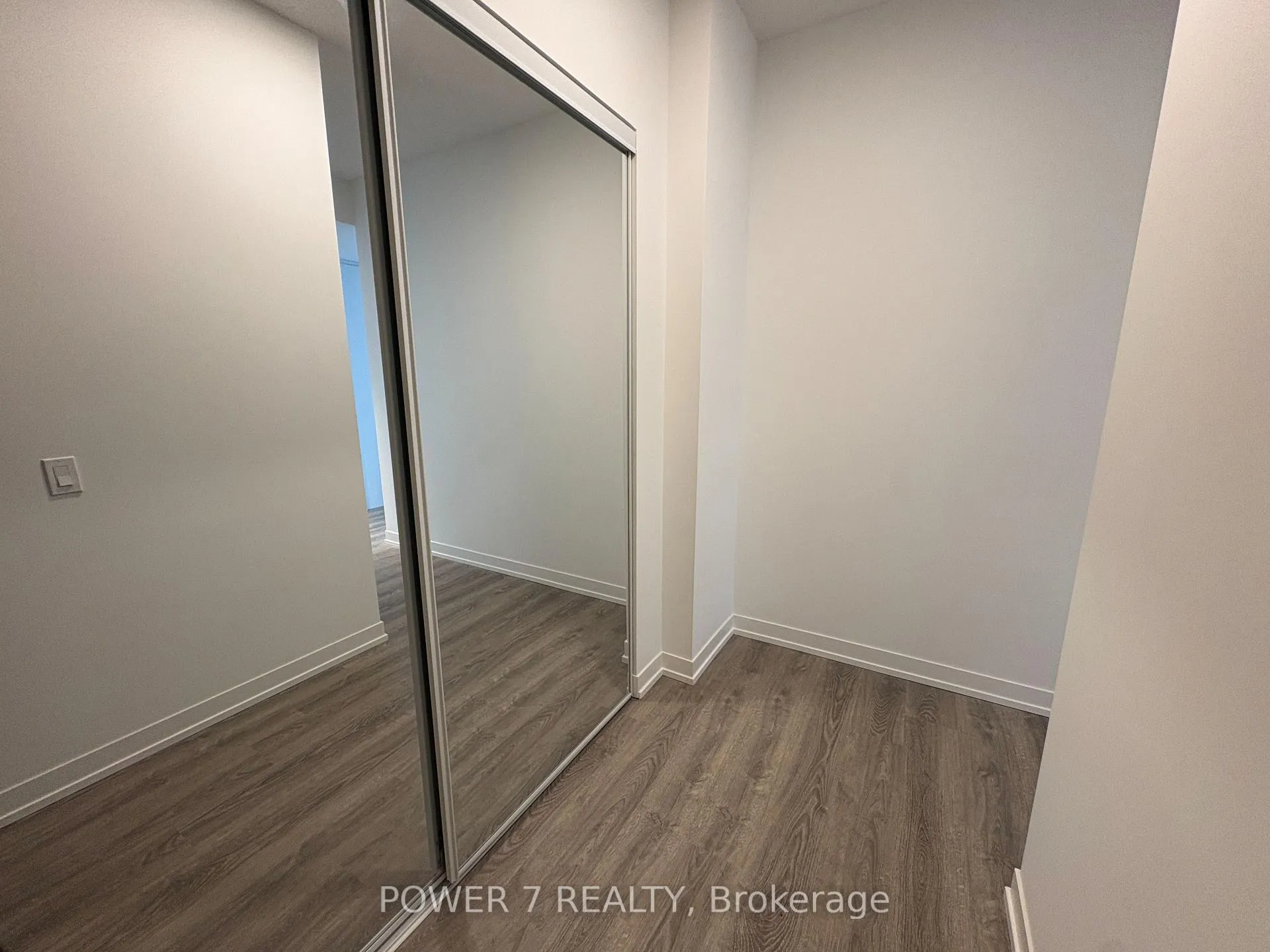 Photo 4 of Unit 4112, 8 Interchange Way, Vaughan, Vaughan Corporate Centre — HOMEH