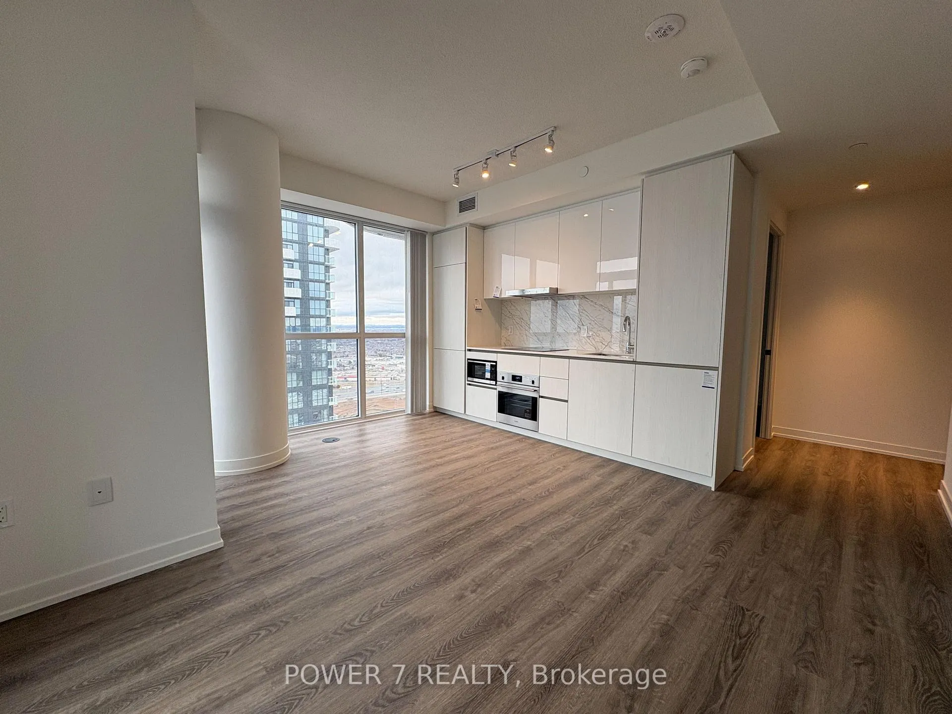 Photo 8 of Unit 4112, 8 Interchange Way, Vaughan, Vaughan Corporate Centre — HOMEH