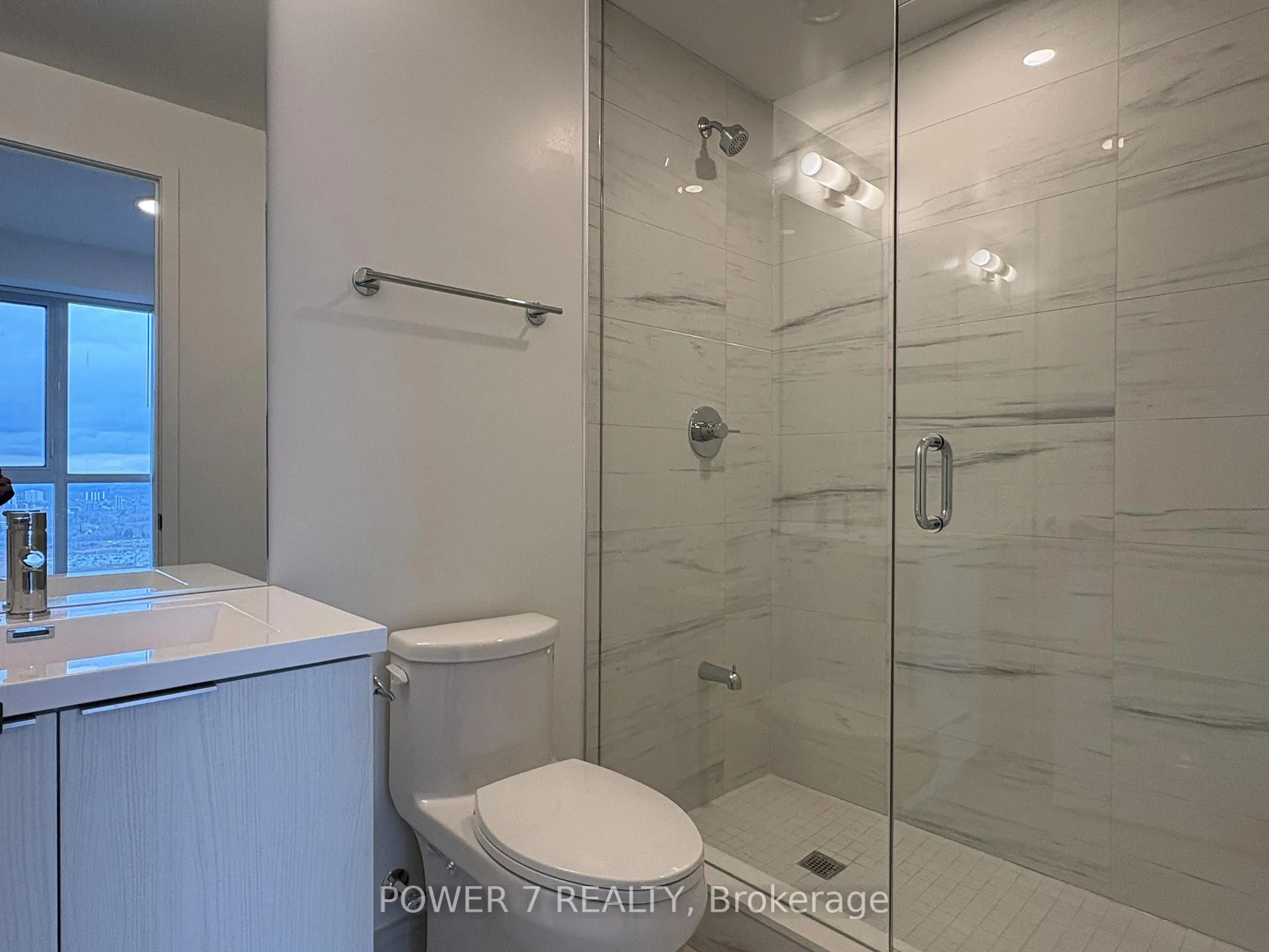 Photo 13 of Unit 4112, 8 Interchange Way, Vaughan, Vaughan Corporate Centre — HOMEH