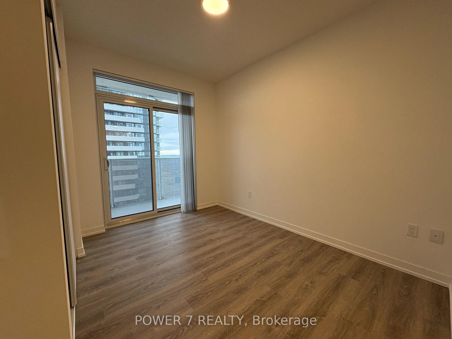 Photo 14 of Unit 4112, 8 Interchange Way, Vaughan, Vaughan Corporate Centre — HOMEH