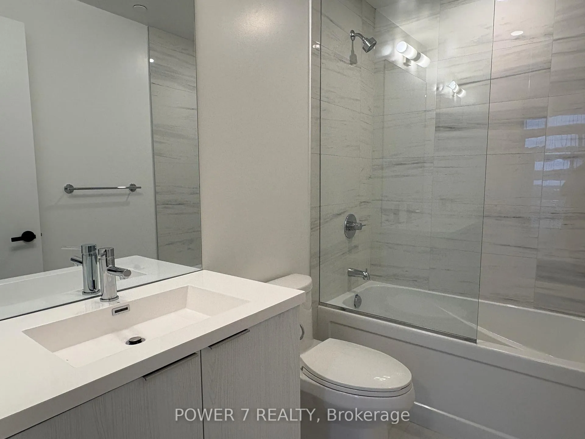 Photo 16 of Unit 4112, 8 Interchange Way, Vaughan, Vaughan Corporate Centre — HOMEH