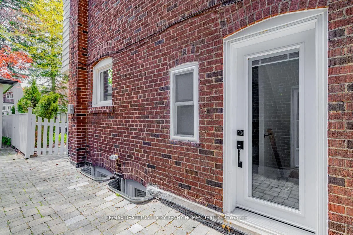 Photo 3 of 37 Chudleigh Avenue, Toronto, Lawrence Park South — HOMEH
