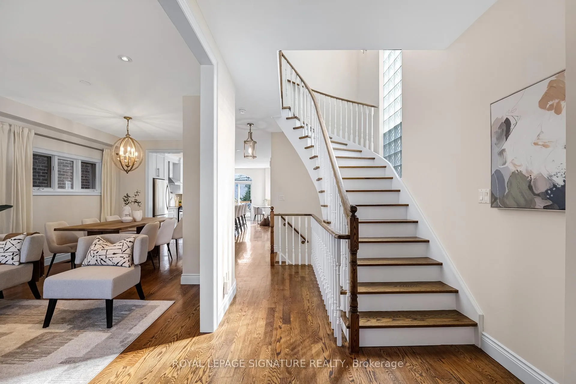 Photo 3 of 343 Sutherland Drive, Toronto, Leaside — HOMEH