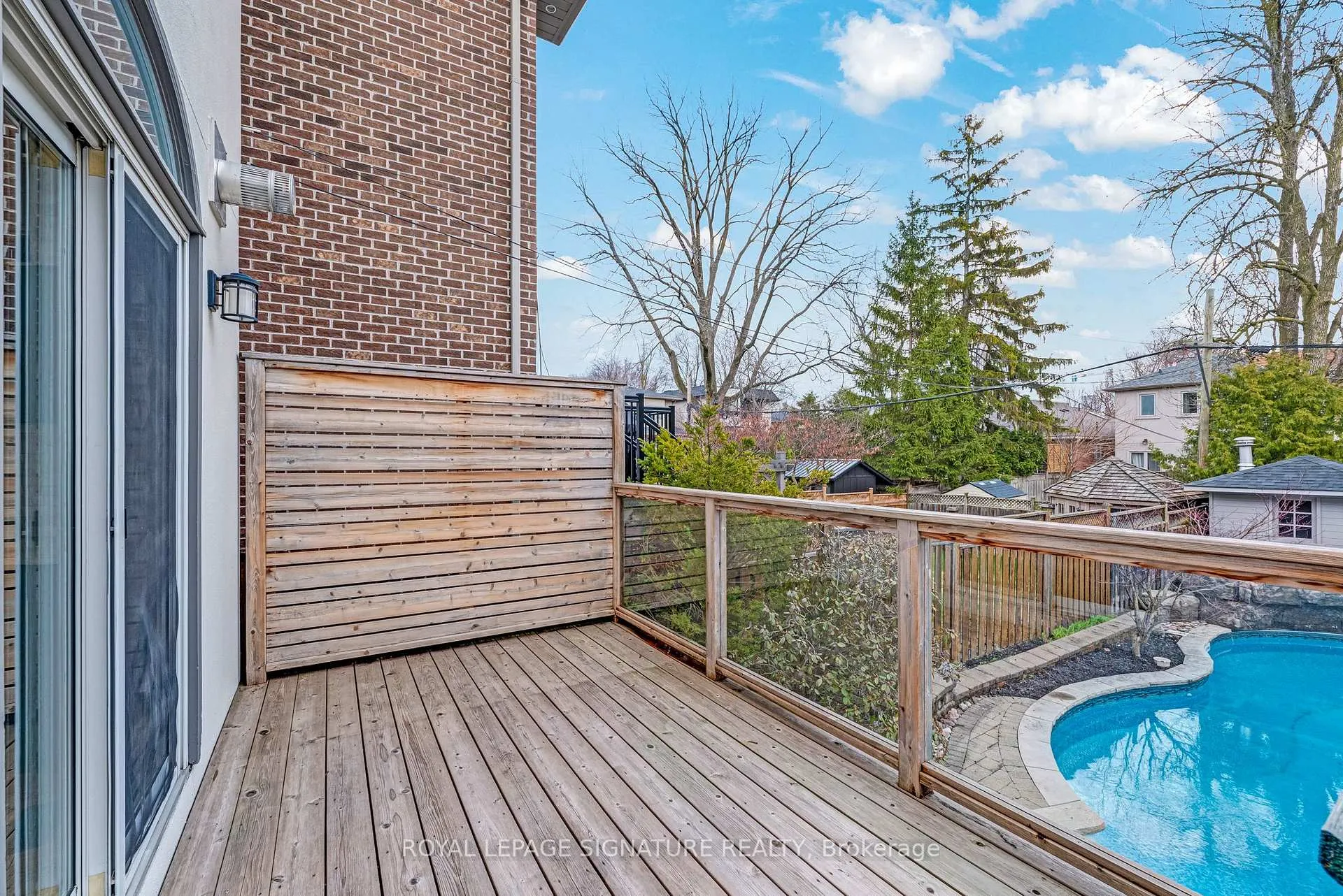 Photo 13 of 343 Sutherland Drive, Toronto, Leaside — HOMEH