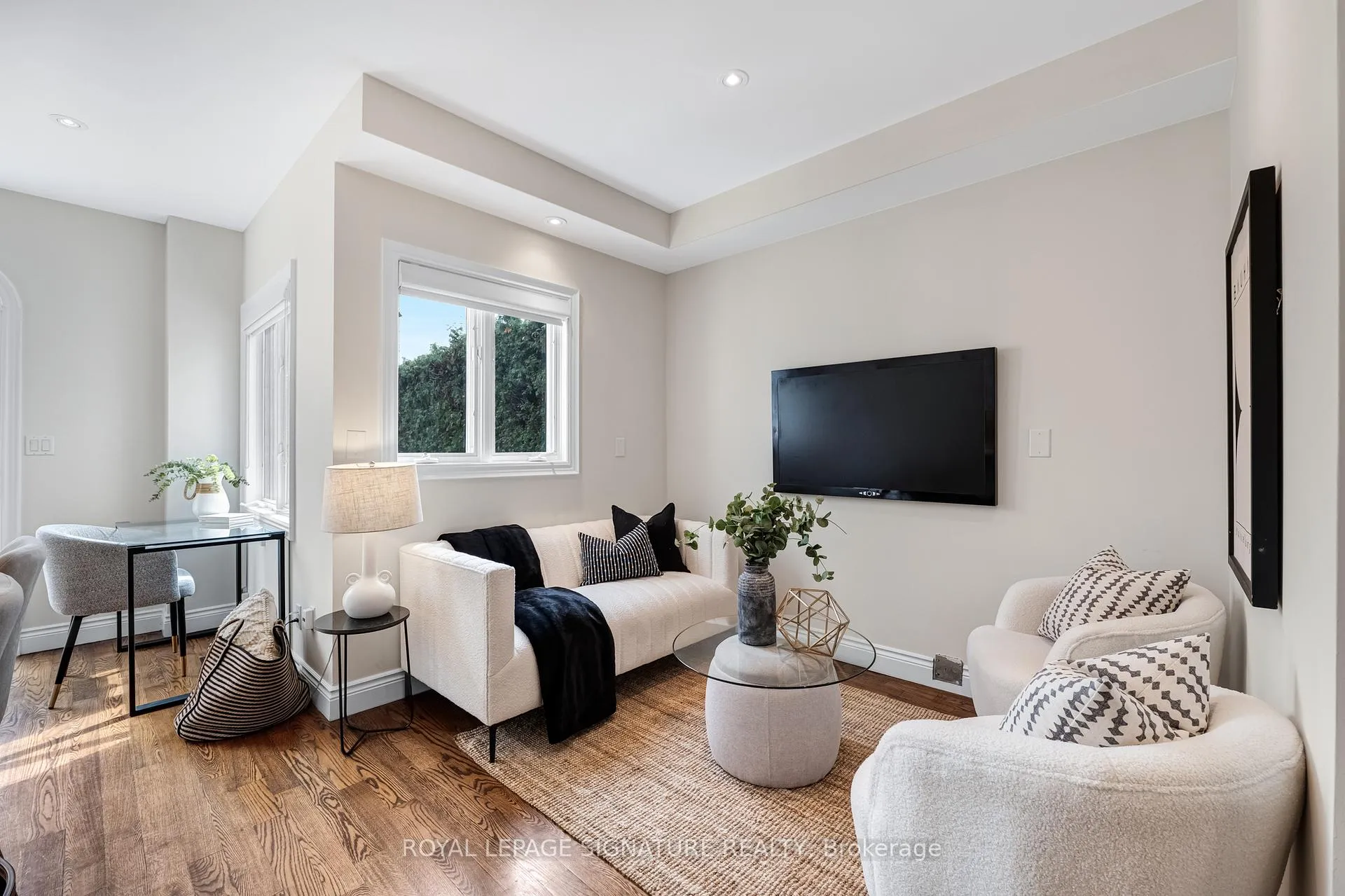 Photo 15 of 343 Sutherland Drive, Toronto, Leaside — HOMEH