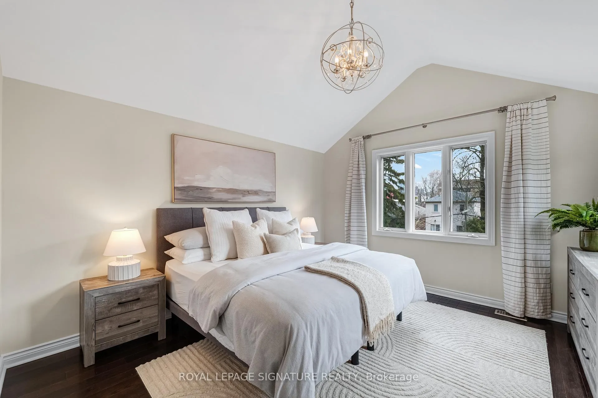 Photo 17 of 343 Sutherland Drive, Toronto, Leaside — HOMEH