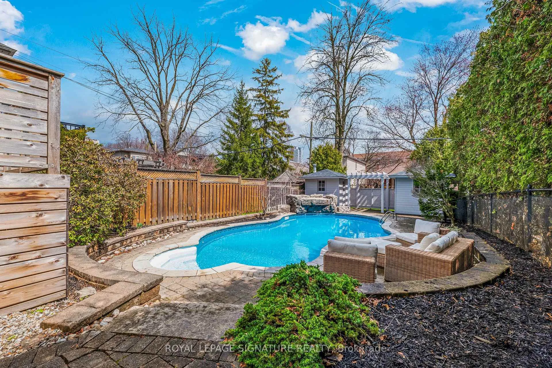 Photo 31 of 343 Sutherland Drive, Toronto, Leaside — HOMEH