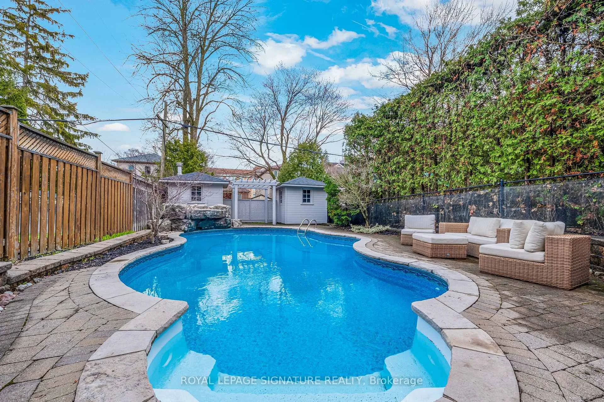 Photo 33 of 343 Sutherland Drive, Toronto, Leaside — HOMEH