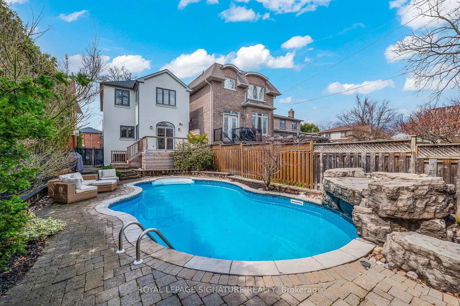 Photo 35 of 343 Sutherland Drive, Toronto, Leaside — HOMEH