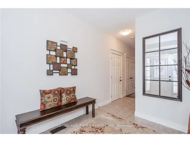 Photo 4 of Unit Upper, 9 Geddes Crescent, Guelph, Kortright West — HOMEH