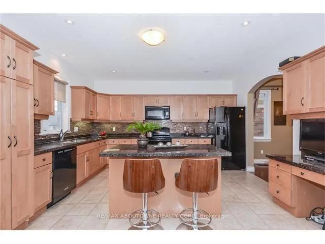 Photo 6 of Unit Upper, 9 Geddes Crescent, Guelph, Kortright West — HOMEH