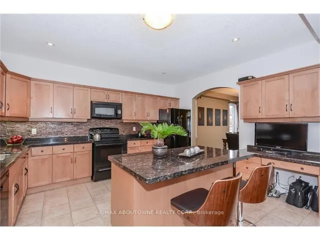Photo 7 of Unit Upper, 9 Geddes Crescent, Guelph, Kortright West — HOMEH