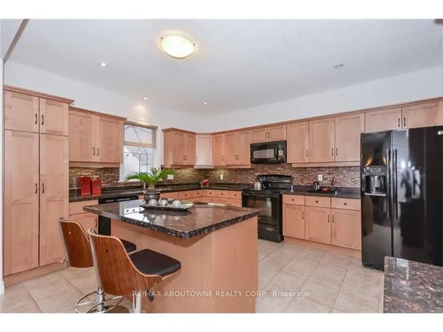 Photo 12 of Unit Upper, 9 Geddes Crescent, Guelph, Kortright West — HOMEH