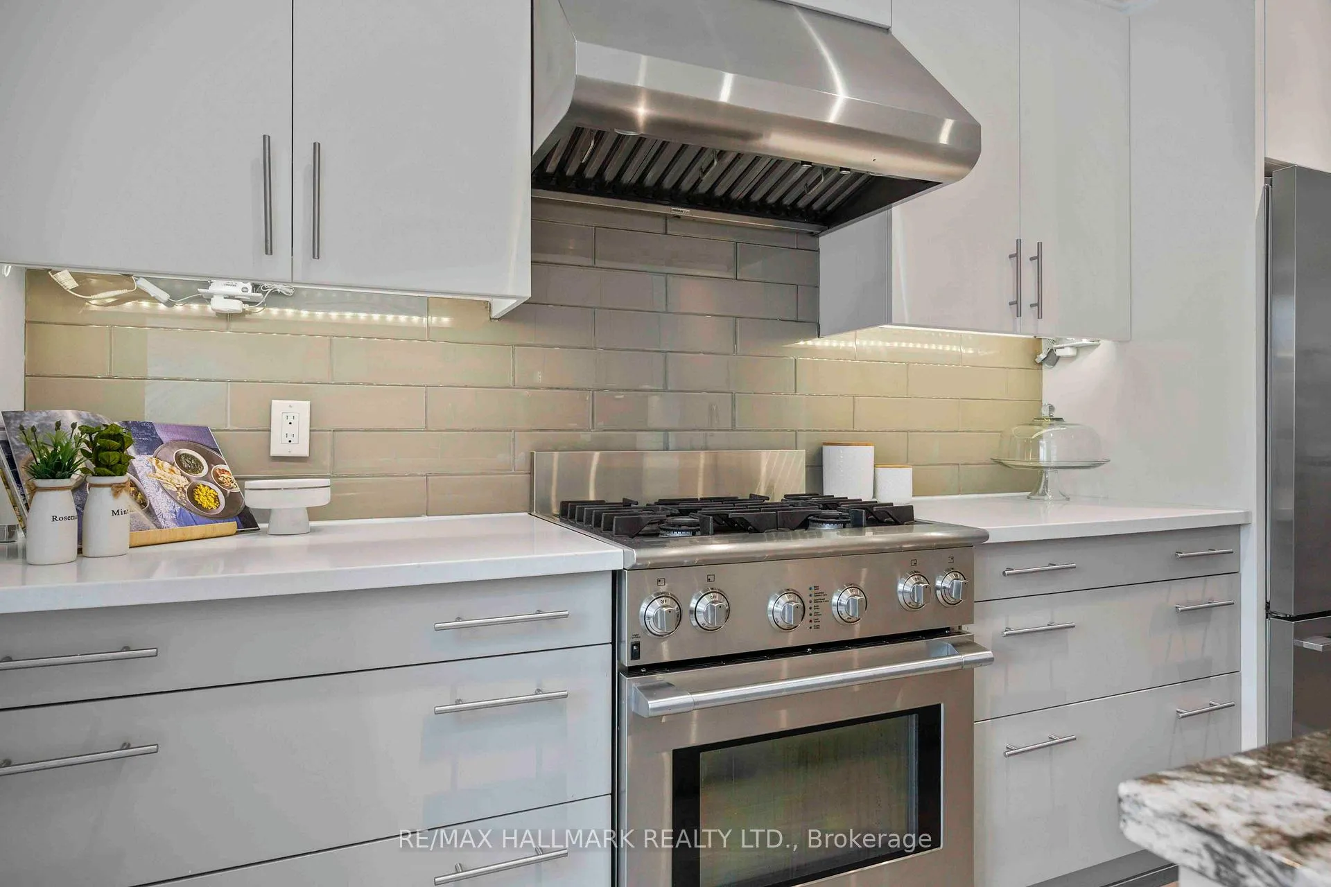 Photo 23 of 455 Broadview Avenue, Toronto, North Riverdale — HOMEH
