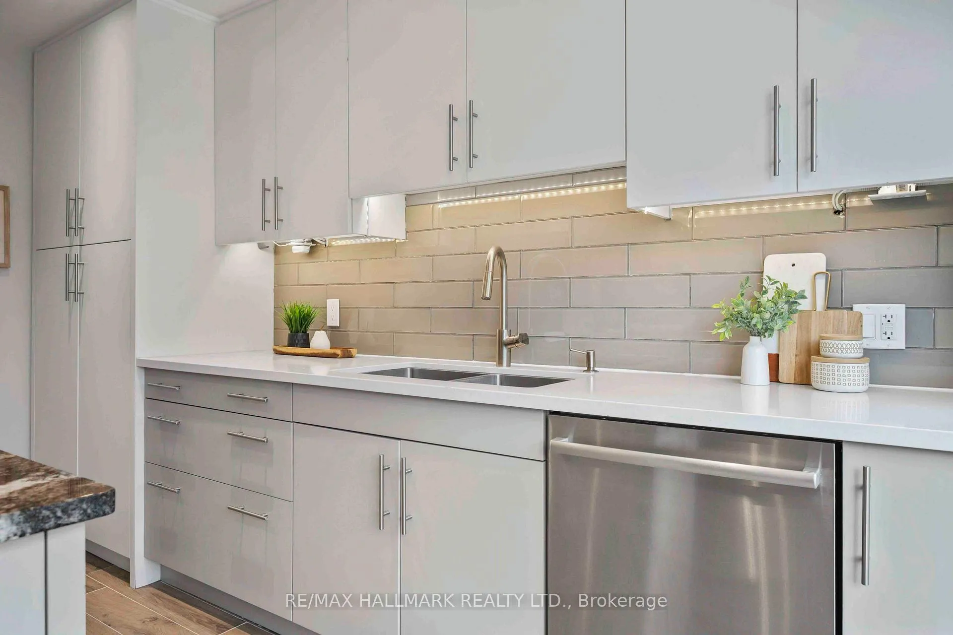 Photo 24 of 455 Broadview Avenue, Toronto, North Riverdale — HOMEH