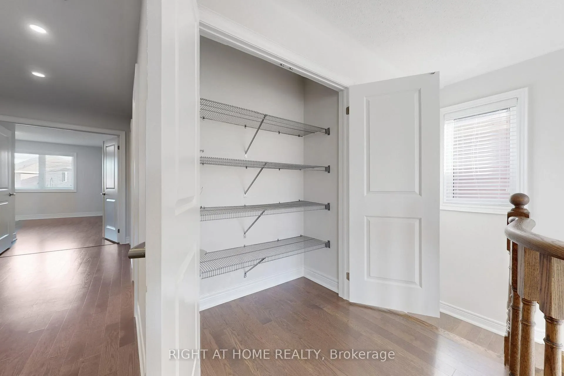 Photo 21 of 11 Robert Wilson Crescent, Georgina, Keswick South — HOMEH