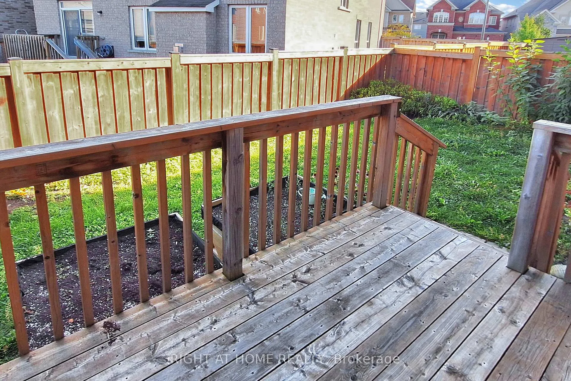 Photo 47 of 11 Robert Wilson Crescent, Georgina, Keswick South — HOMEH