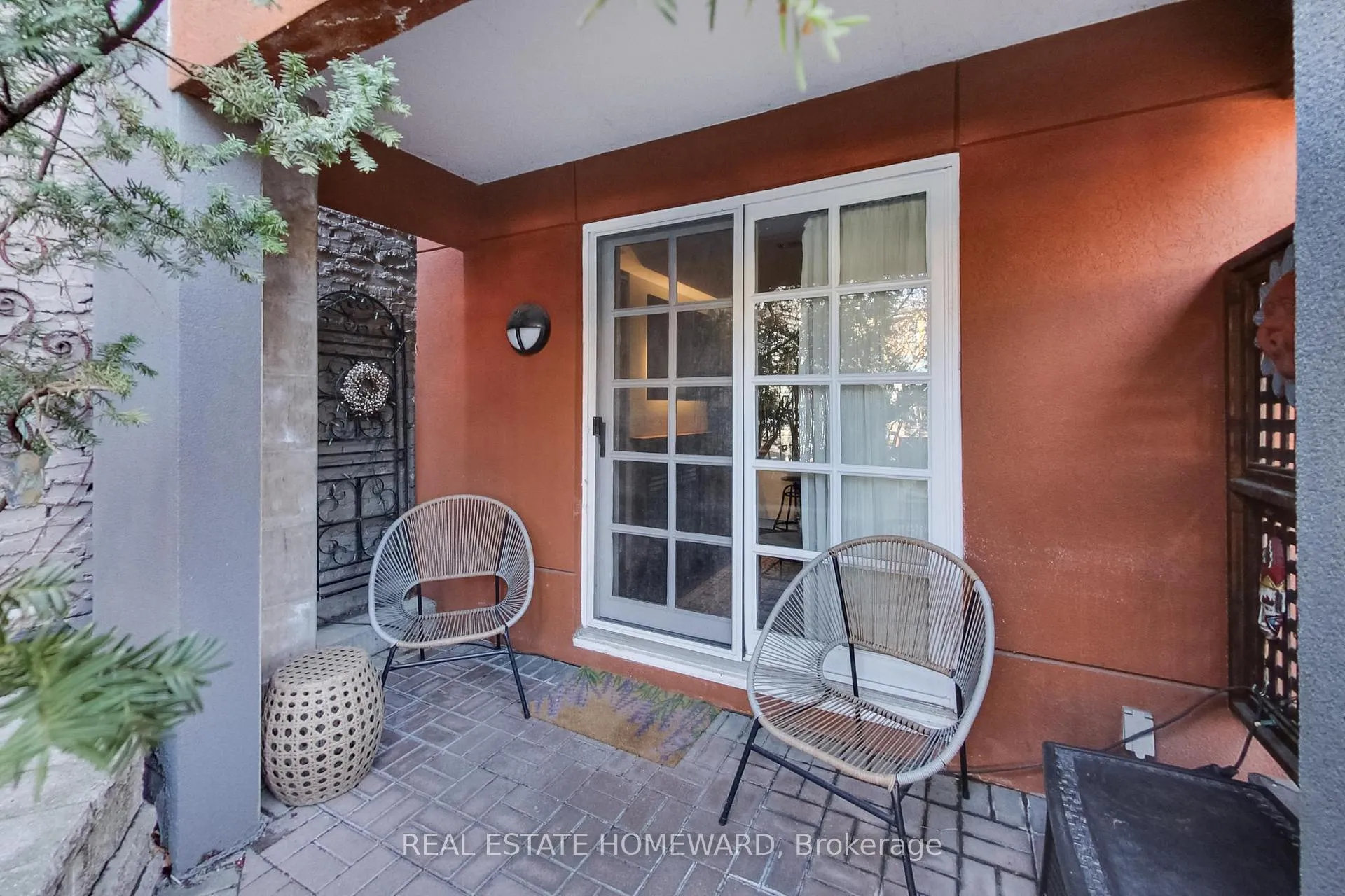 Photo 5 of Unit 101, 2371 Queen Street E, Toronto, The Beaches — HOMEH