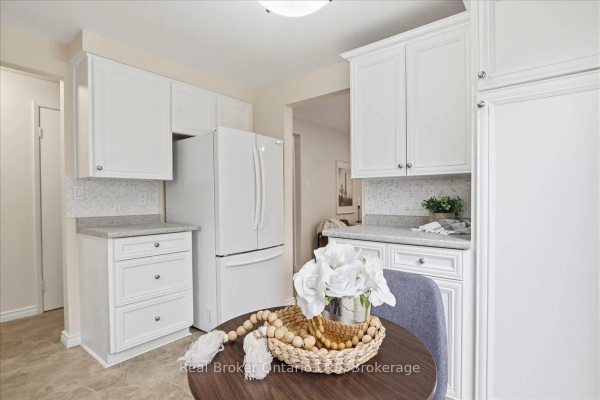 Photo 5 of Unit 5, 415 Morgan Avenue, Kitchener — HOMEH
