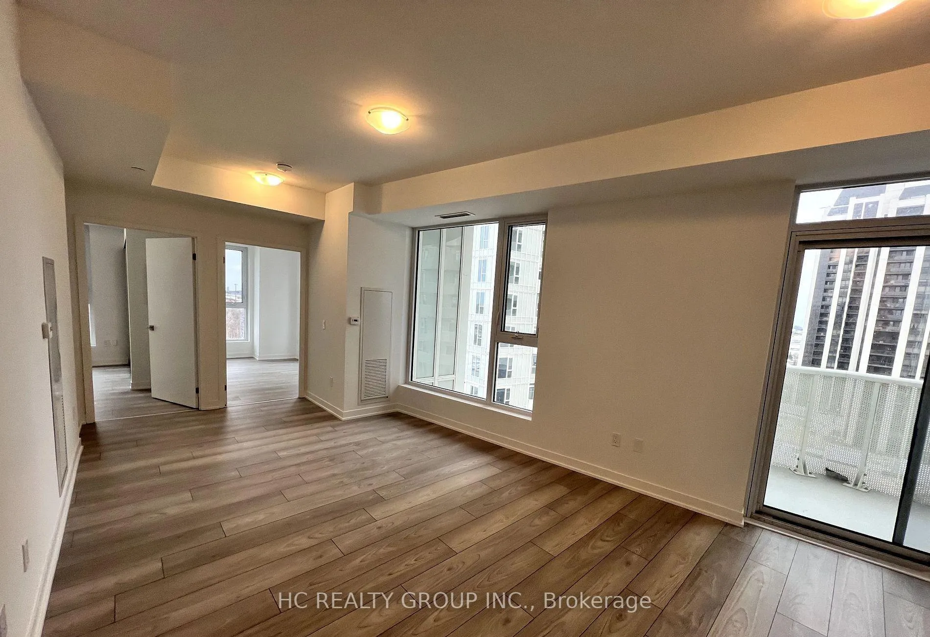 Photo 3 of Unit 1030, 498 Caldari Road, Vaughan, Concord — HOMEH