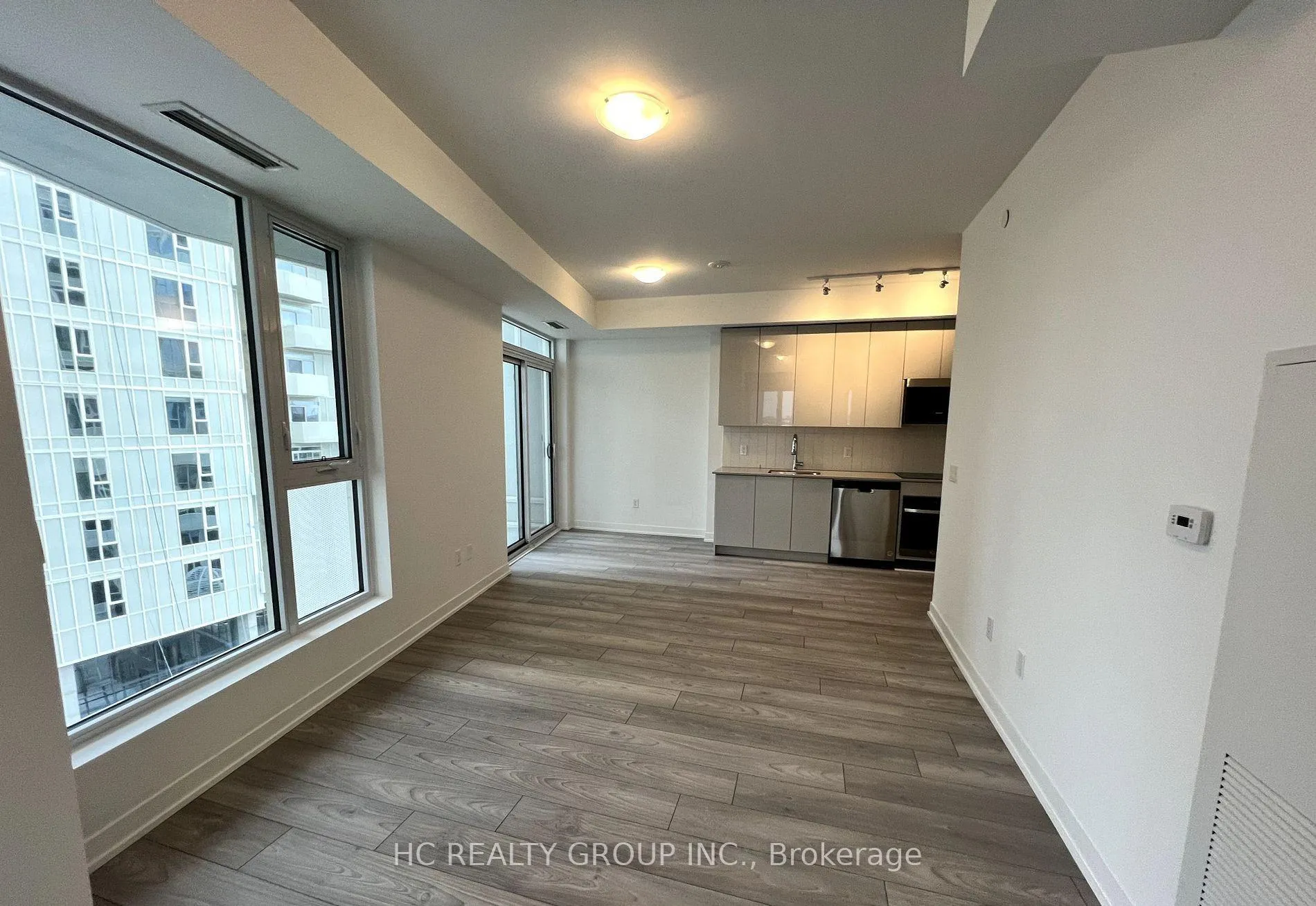 Photo 5 of Unit 1030, 498 Caldari Road, Vaughan, Concord — HOMEH