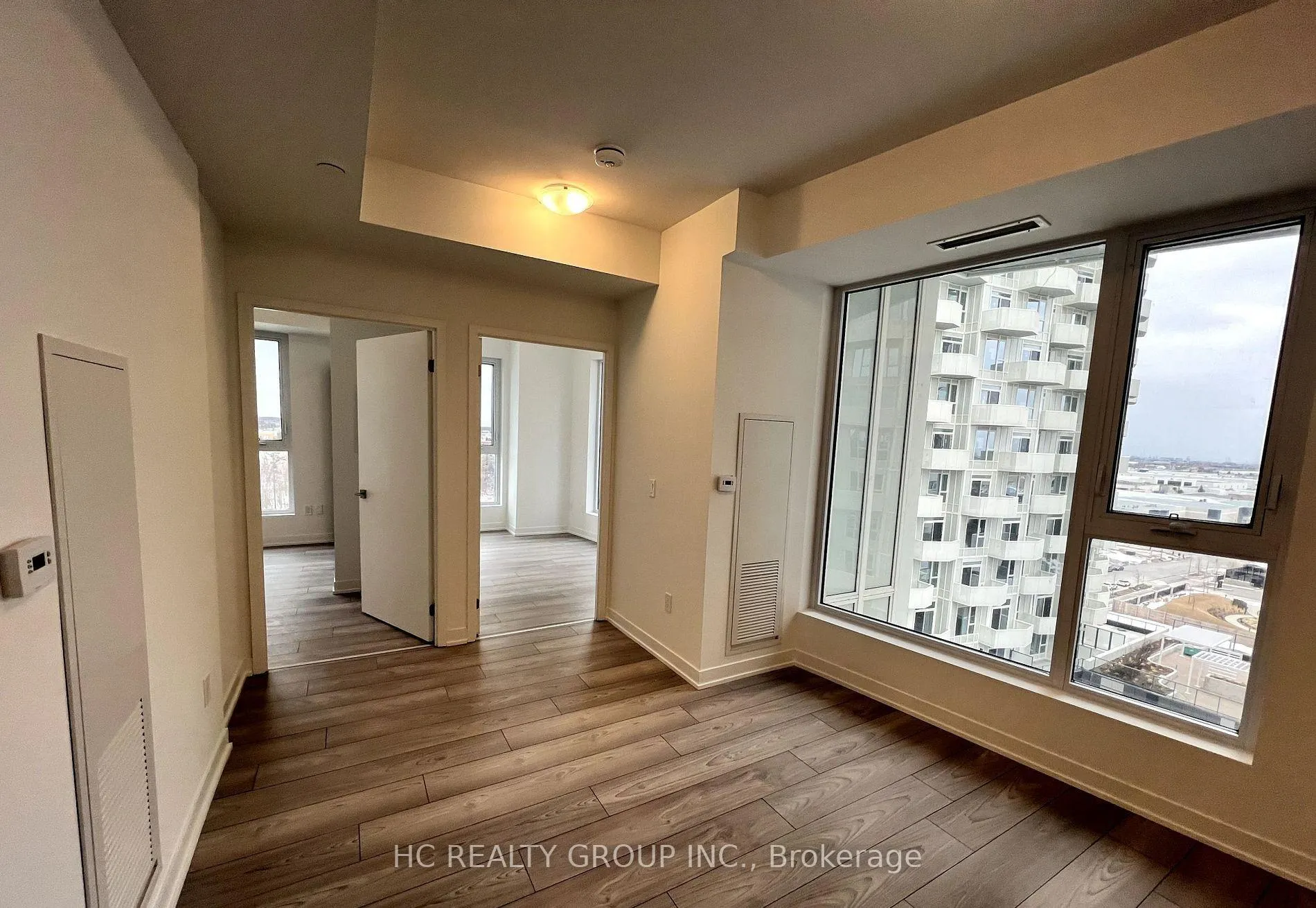 Photo 6 of Unit 1030, 498 Caldari Road, Vaughan, Concord — HOMEH
