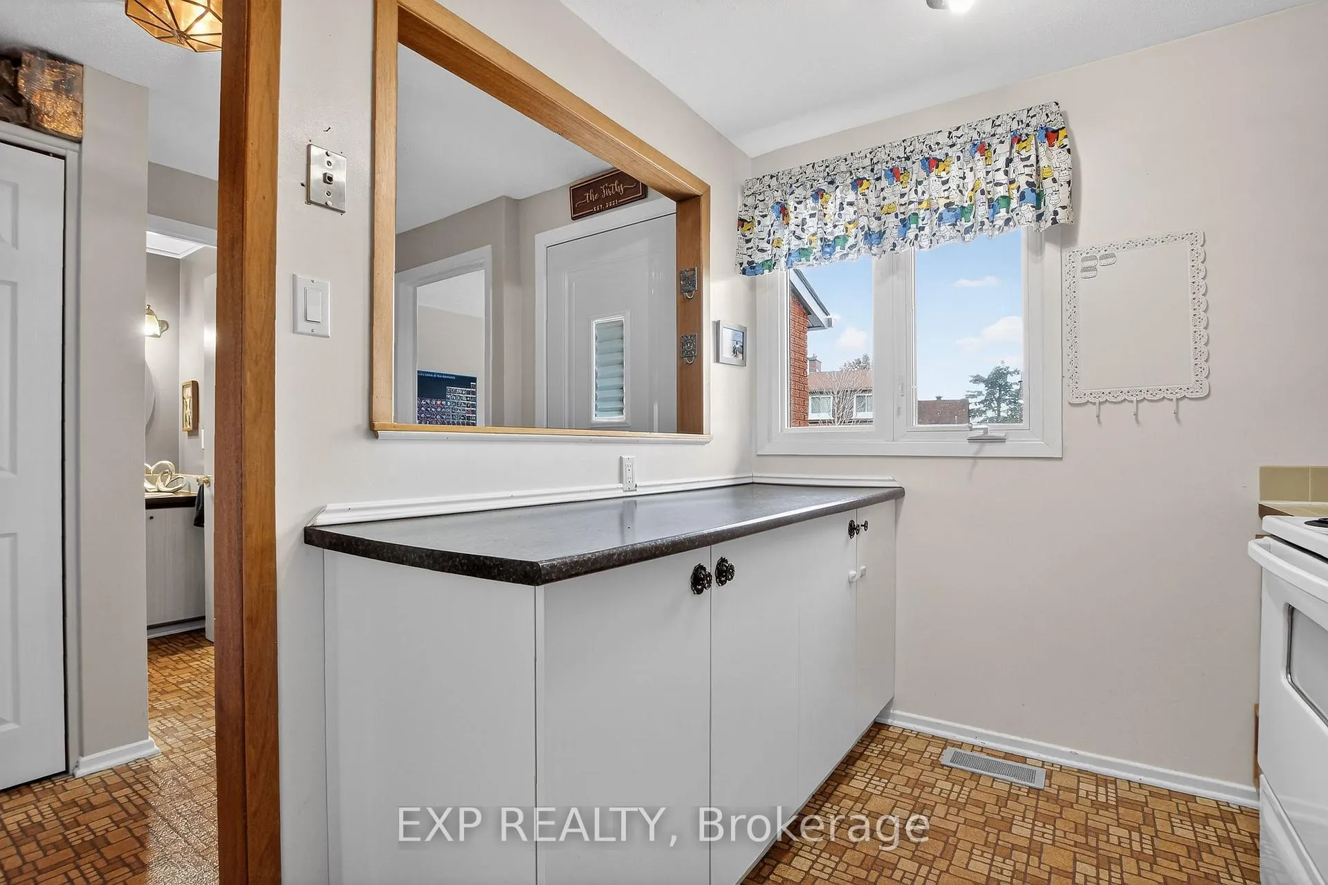 Photo 9 of Unit 70, 42F Benlea Drive, Ottawa, Tanglewood — HOMEH