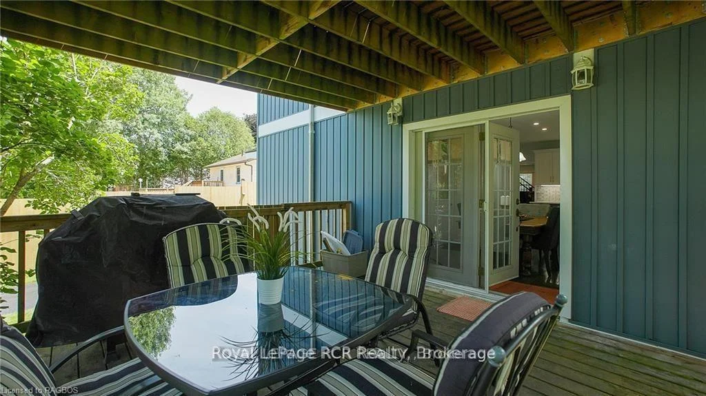Photo 10 of 144 Loucks Lane, Chatsworth — HOMEH