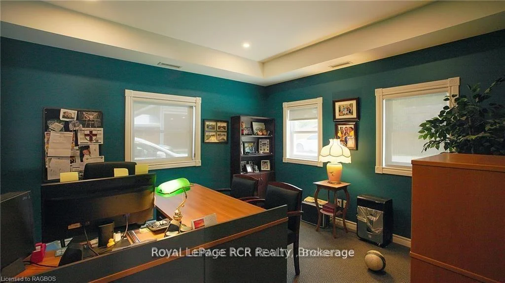 Photo 11 of 144 Loucks Lane, Chatsworth — HOMEH