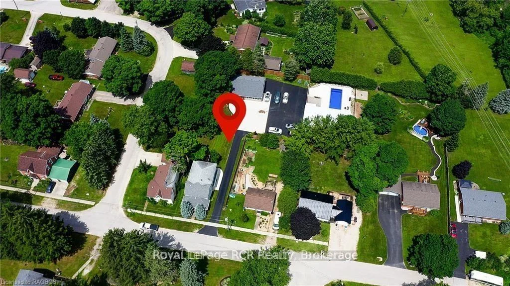 Photo 14 of 144 Loucks Lane, Chatsworth — HOMEH