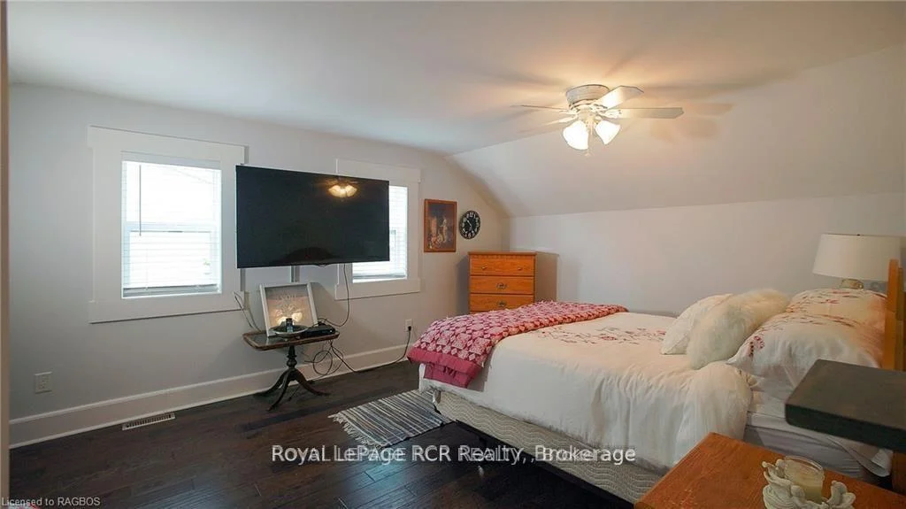 Photo 21 of 144 Loucks Lane, Chatsworth — HOMEH