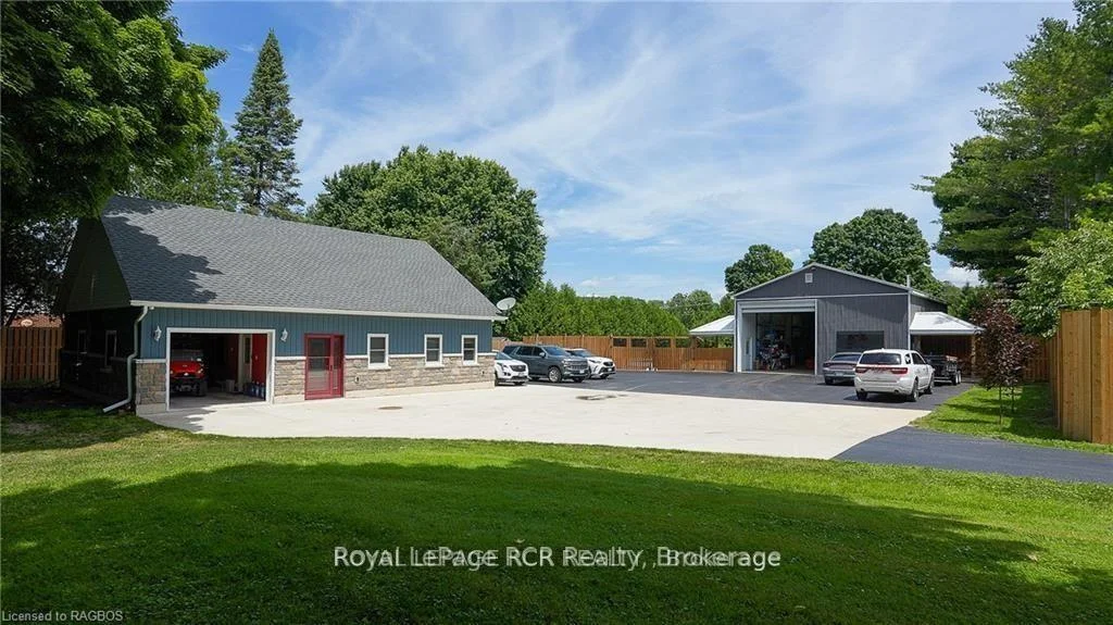 Photo 38 of 144 Loucks Lane, Chatsworth — HOMEH