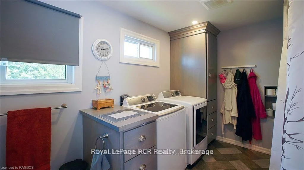 Photo 45 of 144 Loucks Lane, Chatsworth — HOMEH