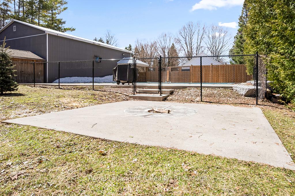 Photo 103 of 144 Loucks Lane, Chatsworth — HOMEH