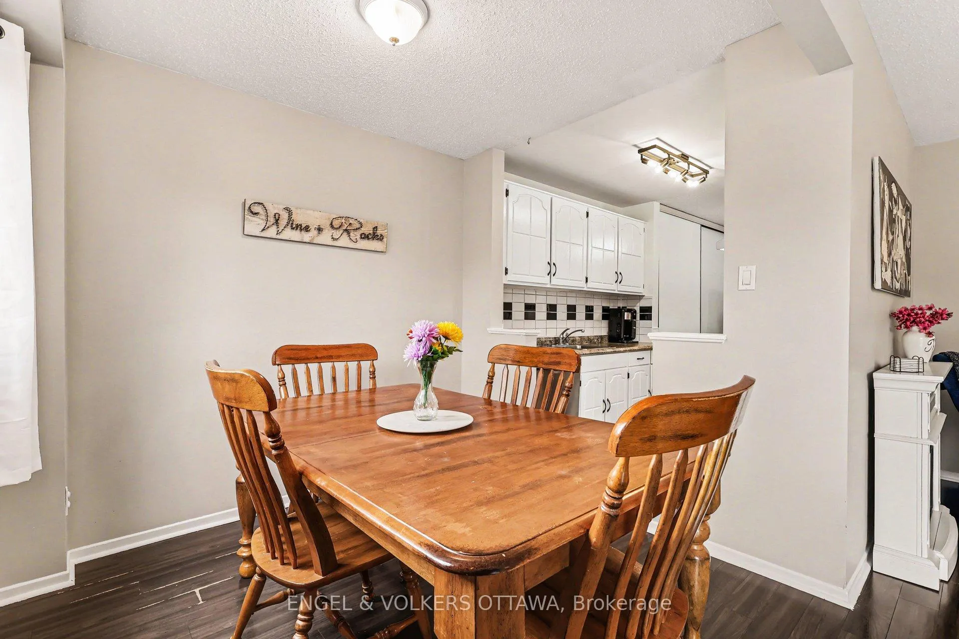 Photo 8 of 2148 Orient Park Drive, Ottawa, Blackburn Hamlet (South) — HOMEH