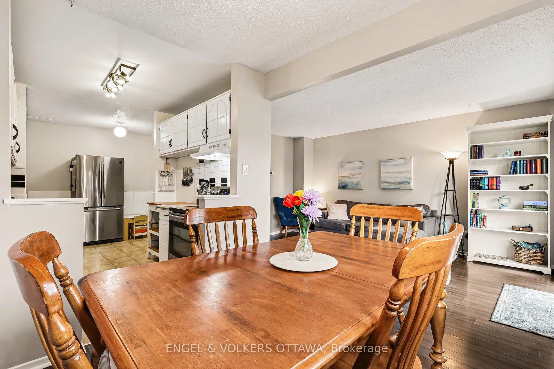 Photo 9 of 2148 Orient Park Drive, Ottawa, Blackburn Hamlet (South) — HOMEH
