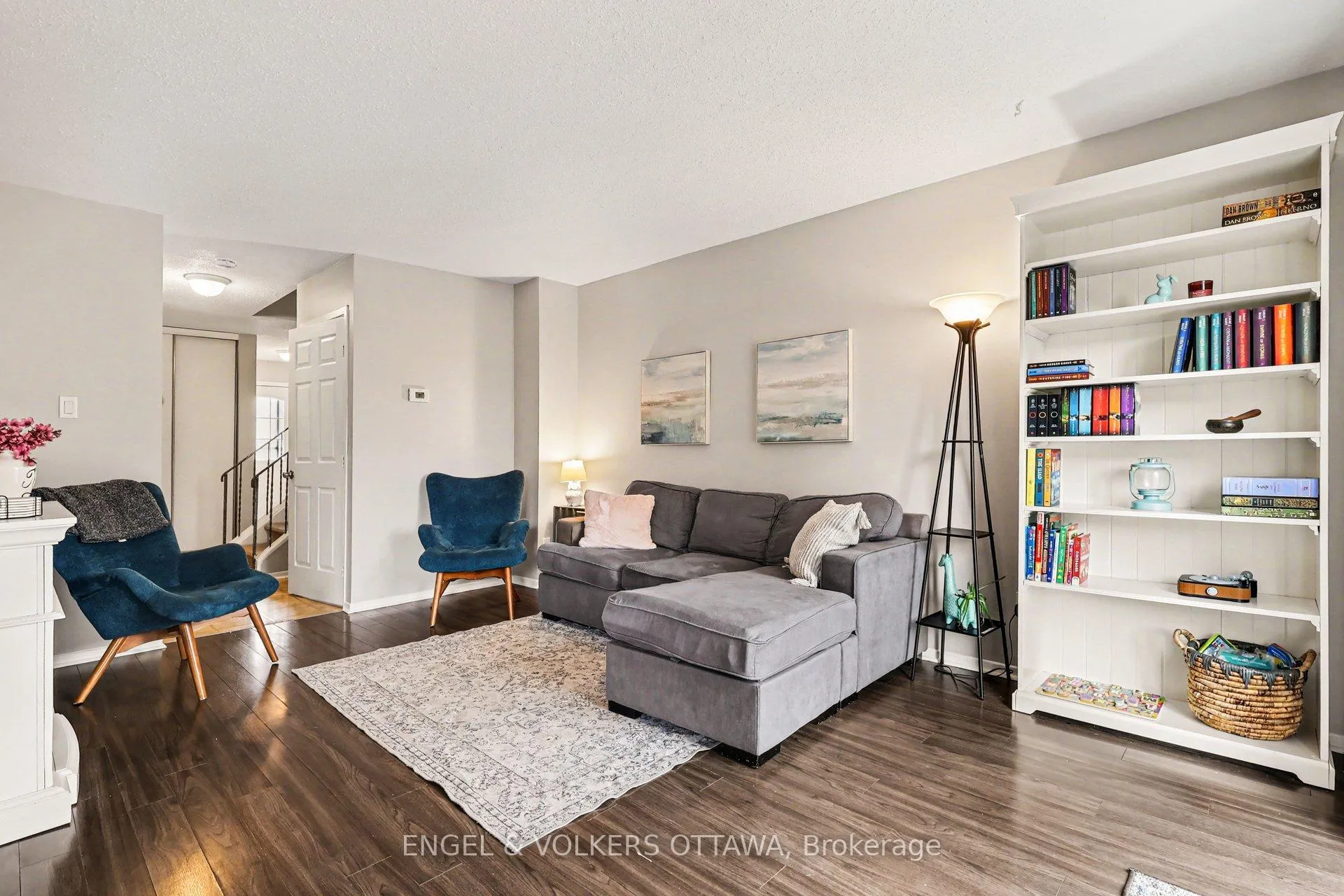 Photo 11 of 2148 Orient Park Drive, Ottawa, Blackburn Hamlet (South) — HOMEH